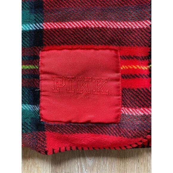 Victoria Secrets Plaid Sherpa Throw Blanket - Picture 3 of 7